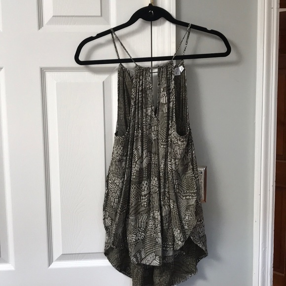 Tank - Picture 2 of 4